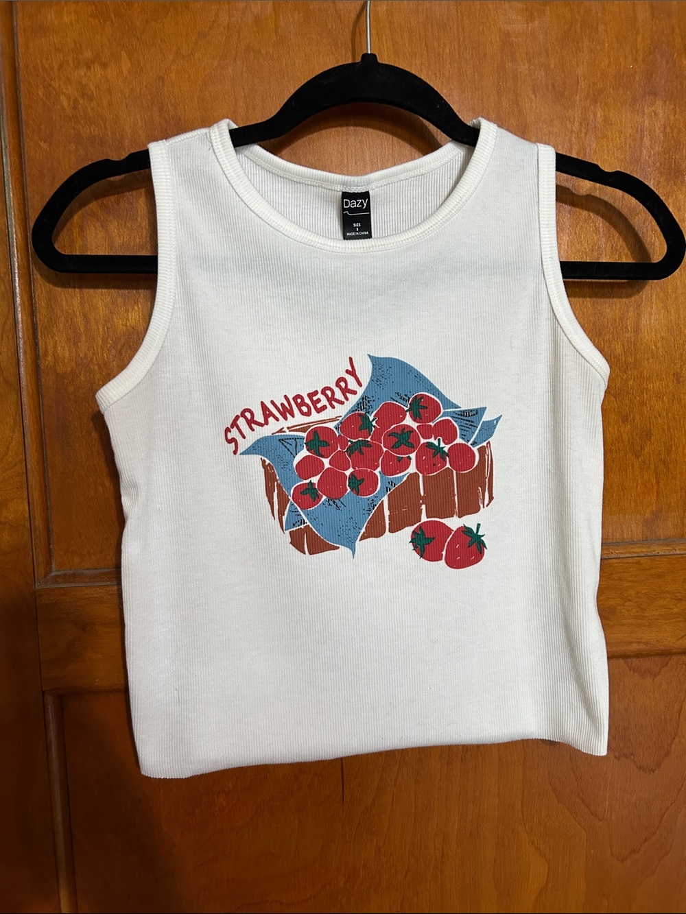 Dazy White Strawberry Graphic Crop Tank